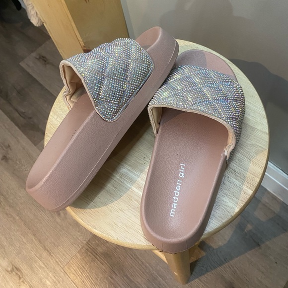 Rhinestone platform slides - Picture 3 of 4